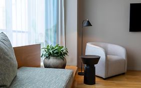 Hyatt Place Central Hotel 4*